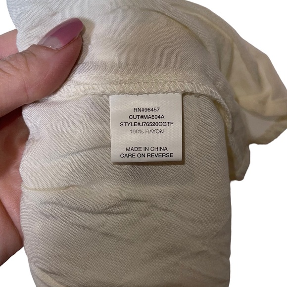 LOVE ON A HANGER Ivory V-Neck Peplum Tank M NWOT - Picture 15 of 16